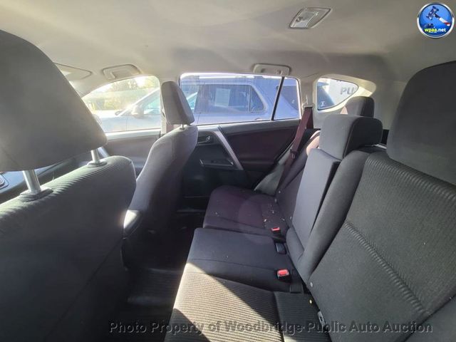 2016 Toyota RAV4 FWD 4dr LE - 22957286 - 10