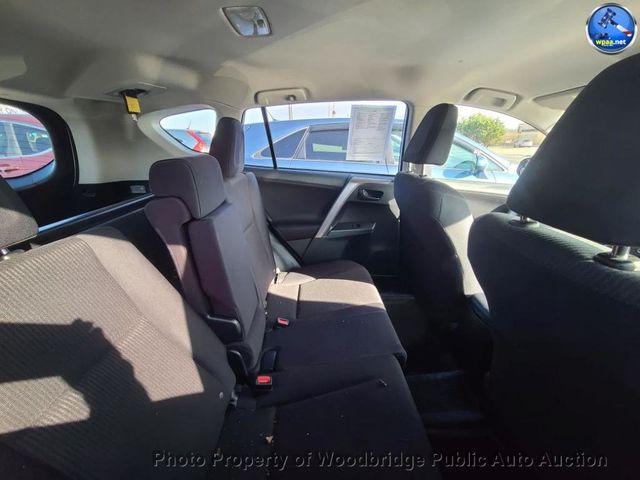 2016 Toyota RAV4 FWD 4dr LE - 22957286 - 7
