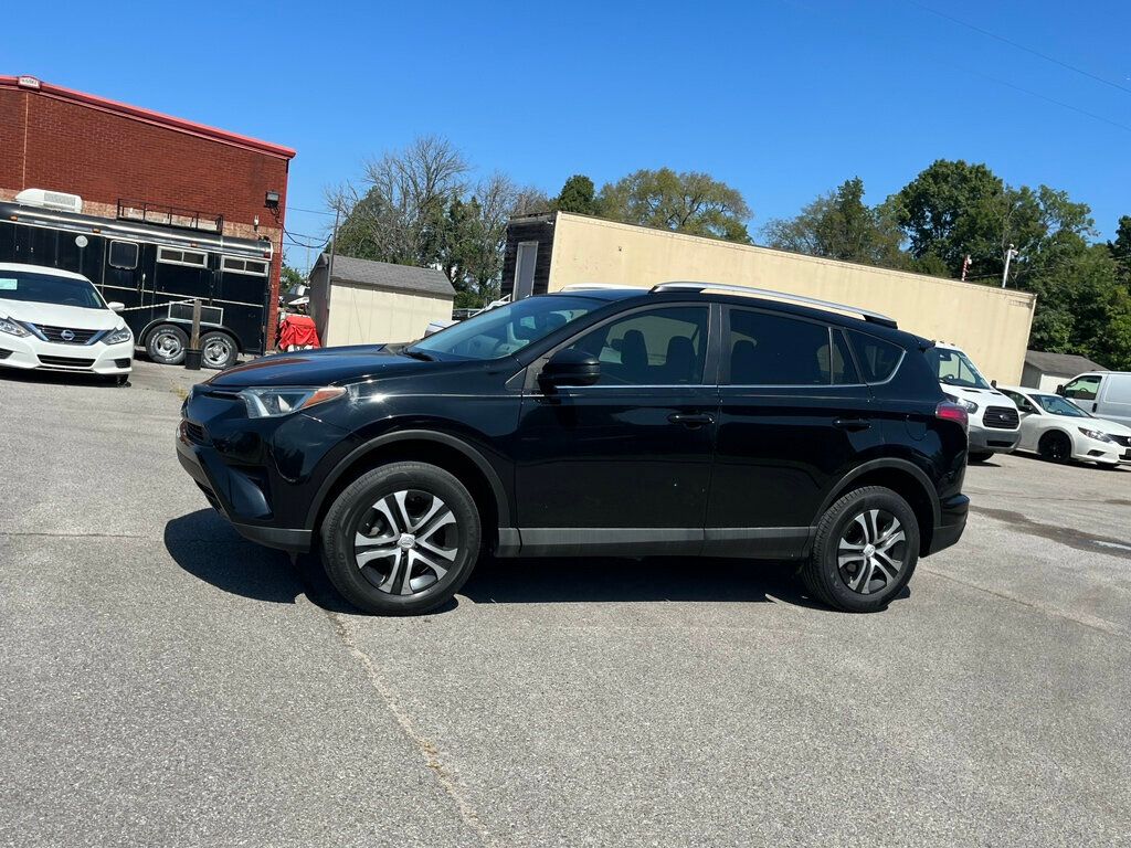 2016 Toyota RAV4 FWD 4dr LE - 22584127 - 2