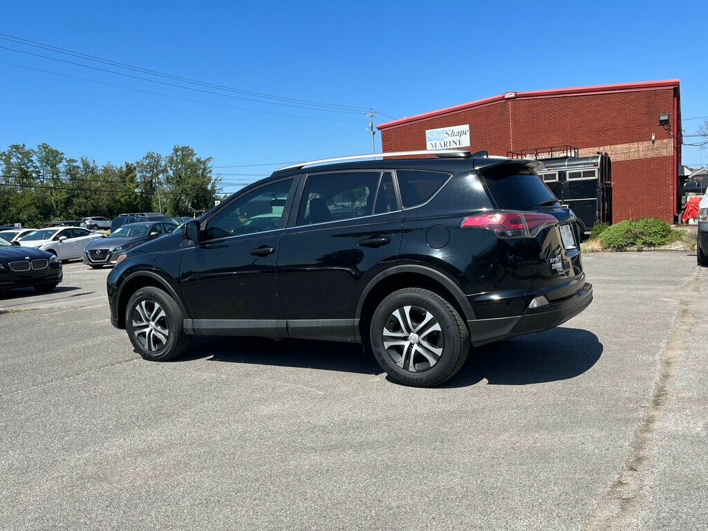 2016 Toyota RAV4 FWD 4dr LE - 22584127 - 7