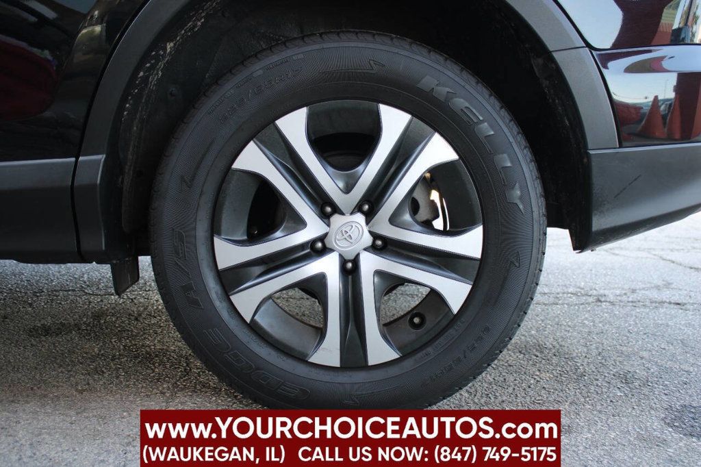 2016 Toyota RAV4 FWD 4dr LE - 22910487 - 19