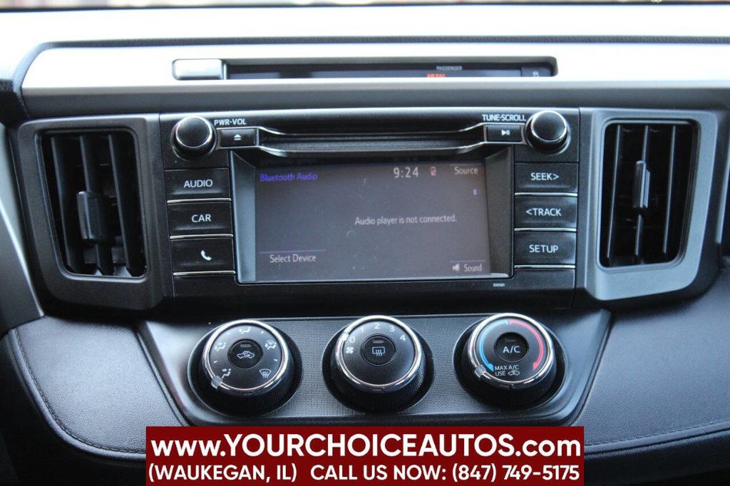 2016 Toyota RAV4 FWD 4dr LE - 22910487 - 21