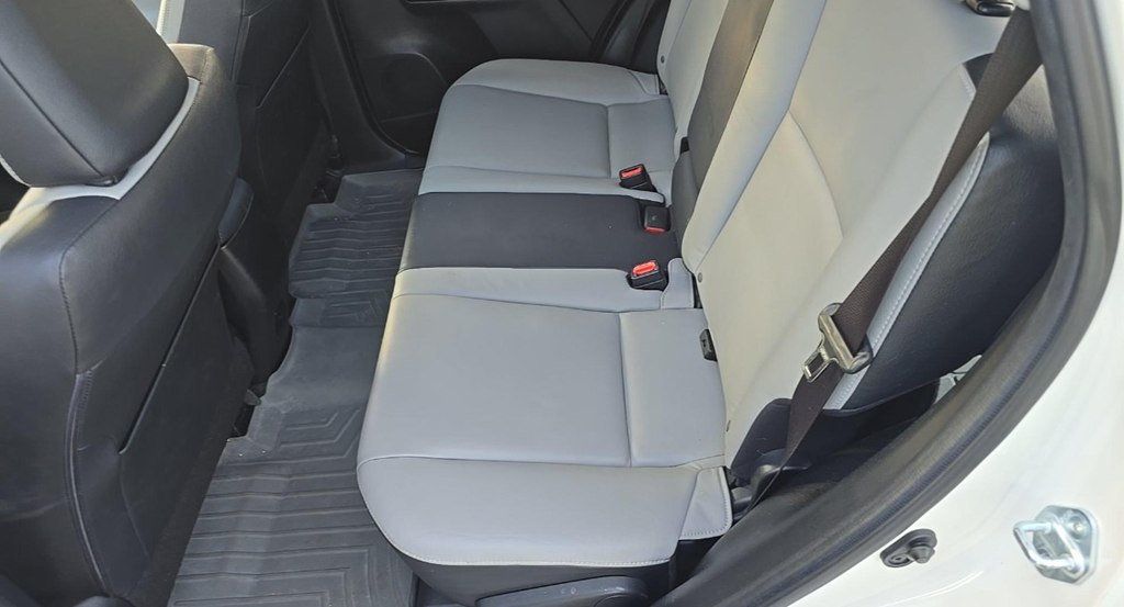 2016 Toyota RAV4 FWD 4dr Limited - 23092616 - 11