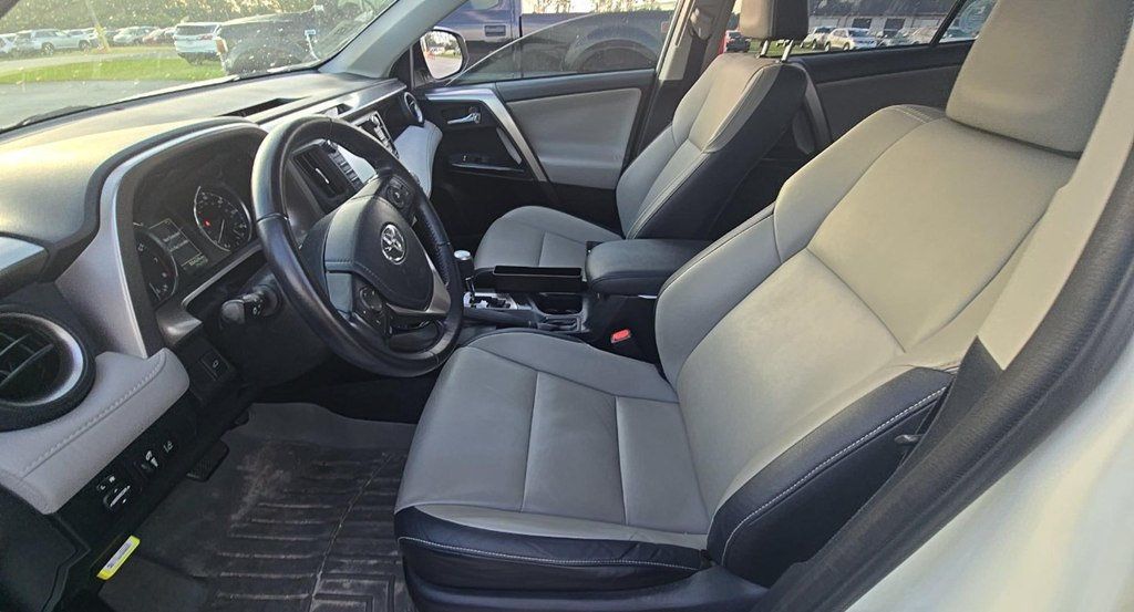 2016 Toyota RAV4 FWD 4dr Limited - 23092616 - 6