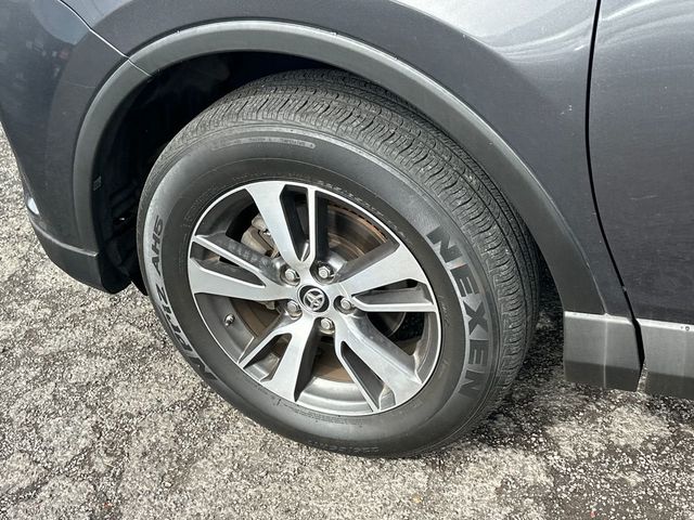 2016 Toyota RAV4 FWD 4dr XLE - 22936299 - 10