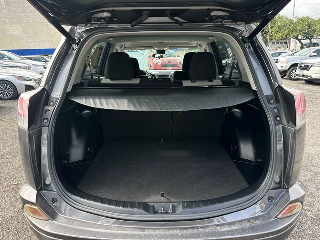 2016 Toyota RAV4 FWD 4dr XLE - 22936299 - 19