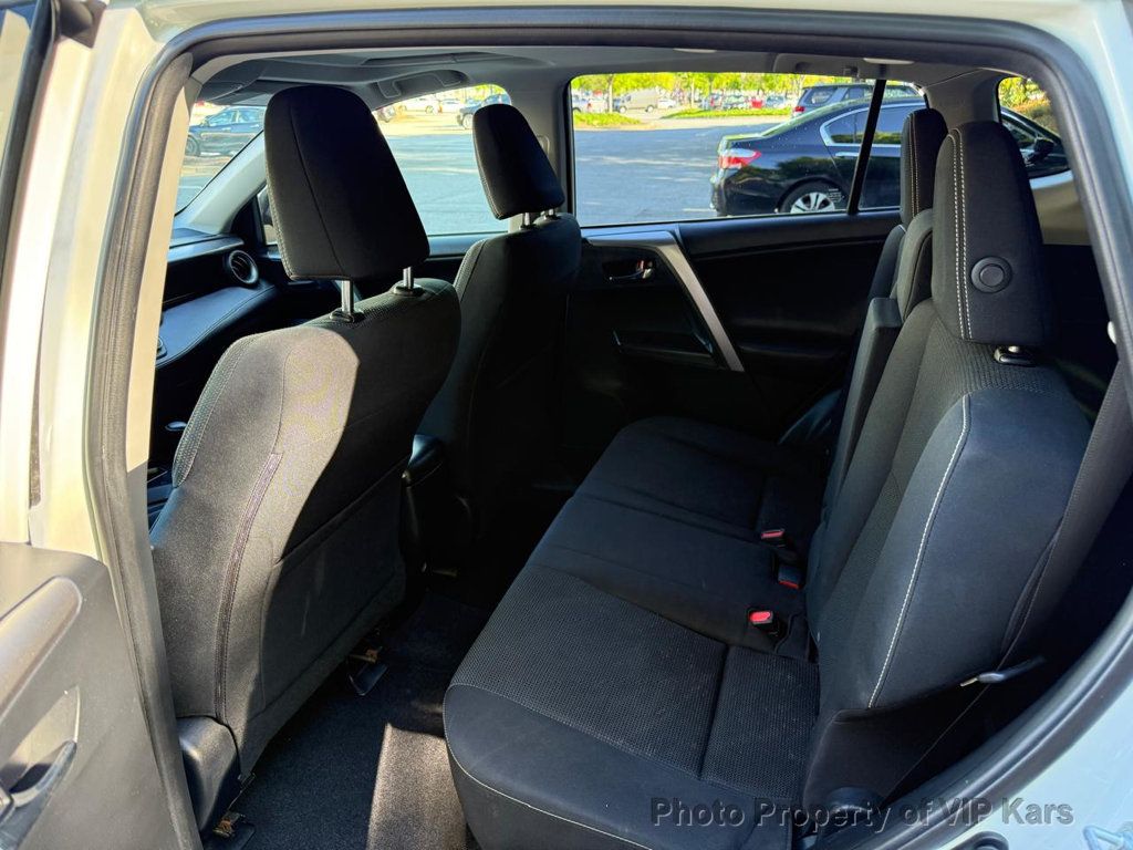 2016 Toyota RAV4 FWD 4dr XLE - 23009512 - 10