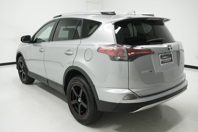 2016 Toyota RAV4 FWD 4dr XLE - 22937586 - 9