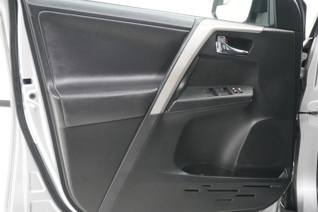 2016 Toyota RAV4 FWD 4dr XLE - 22937586 - 15