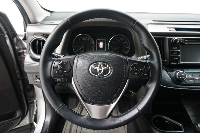 2016 Toyota RAV4 FWD 4dr XLE - 22937586 - 16