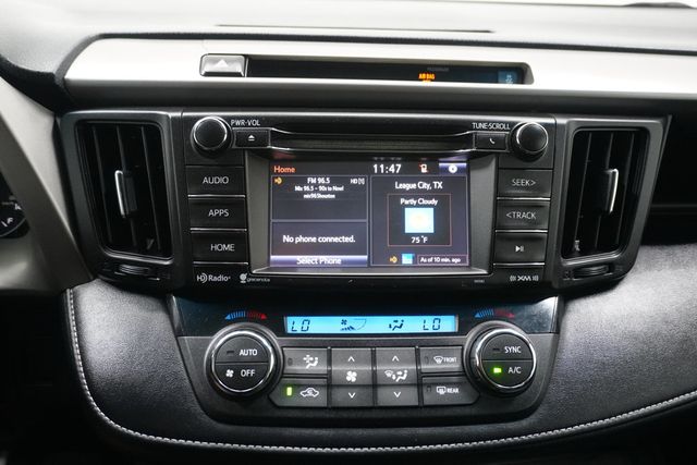 2016 Toyota RAV4 FWD 4dr XLE - 22937586 - 19