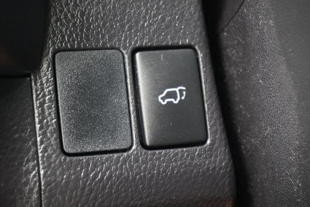 2016 Toyota RAV4 FWD 4dr XLE - 22937586 - 27