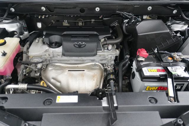 2016 Toyota RAV4 FWD 4dr XLE - 22937586 - 33