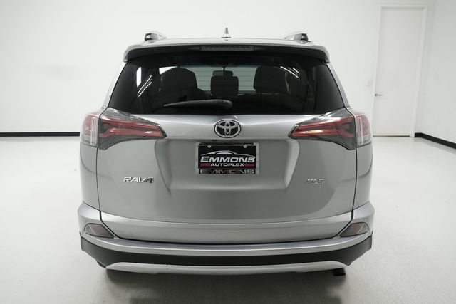 2016 Toyota RAV4 FWD 4dr XLE - 22937586 - 8