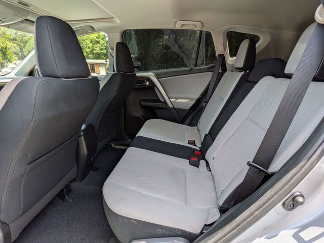 2016 Toyota RAV4 FWD 4dr XLE - 23056088 - 13