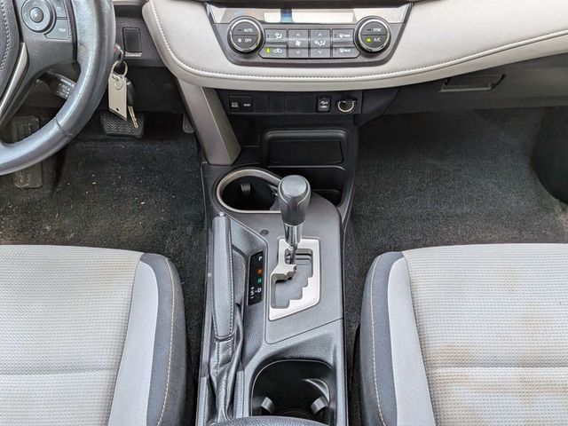 2016 Toyota RAV4 FWD 4dr XLE - 23056088 - 18