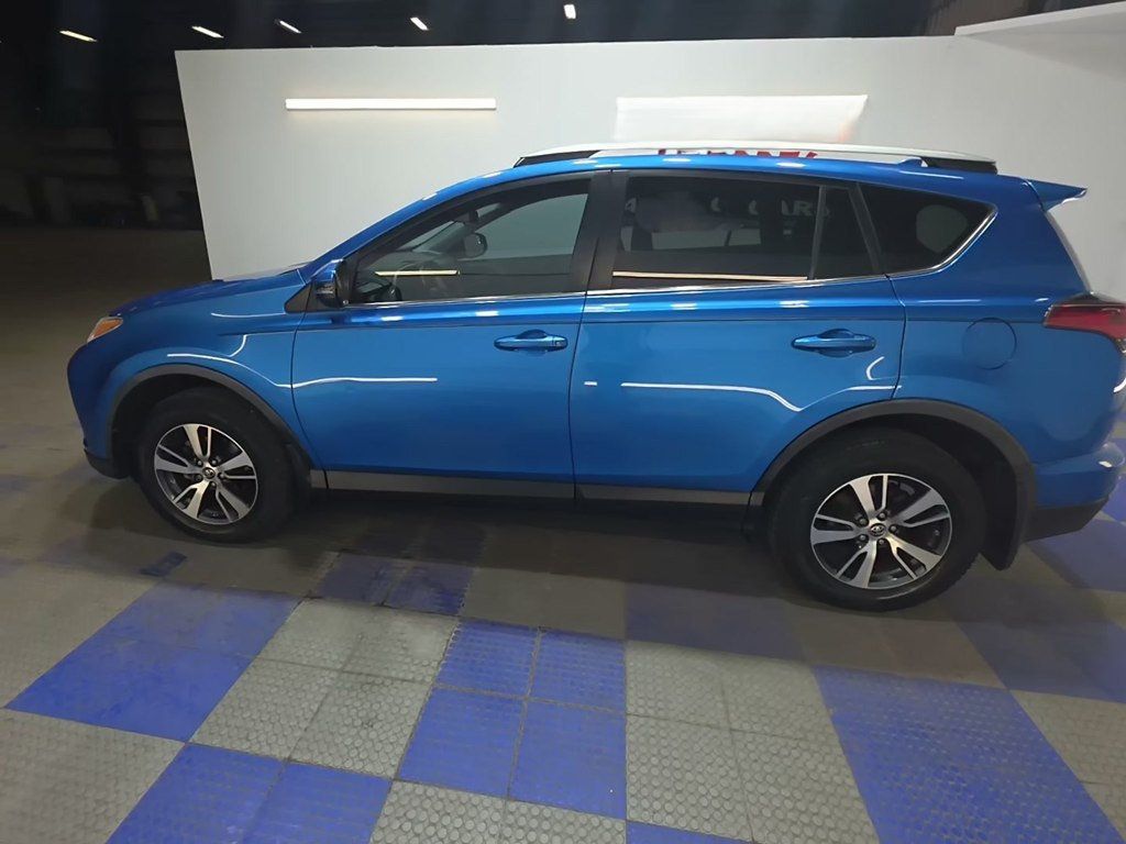 2016 Toyota RAV4 FWD 4dr XLE - 23025186 - 1