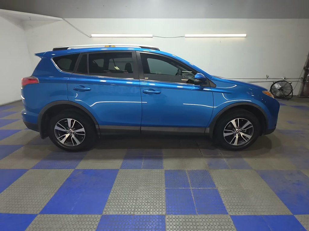 2016 Toyota RAV4 FWD 4dr XLE - 23025186 - 3