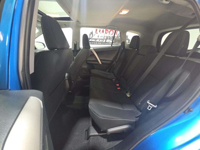 2016 Toyota RAV4 FWD 4dr XLE - 23025186 - 8