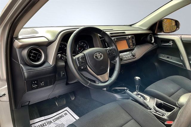 2016 Toyota RAV4 FWD 4dr XLE - 22936051 - 10