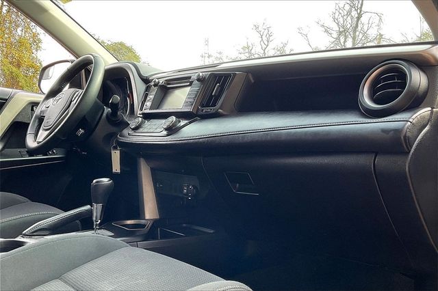 2016 Toyota RAV4 FWD 4dr XLE - 22936051 - 11