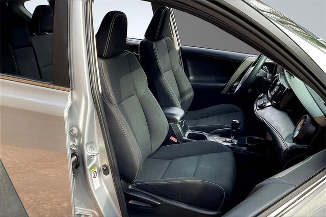 2016 Toyota RAV4 FWD 4dr XLE - 22936051 - 12