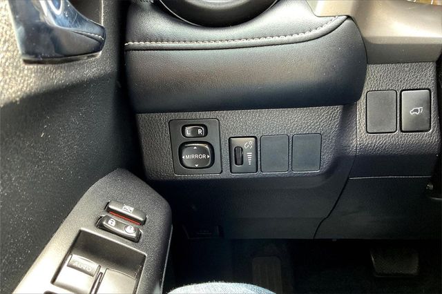 2016 Toyota RAV4 FWD 4dr XLE - 22936051 - 27