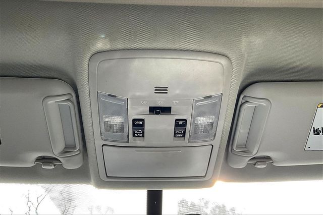 2016 Toyota RAV4 FWD 4dr XLE - 22936051 - 28