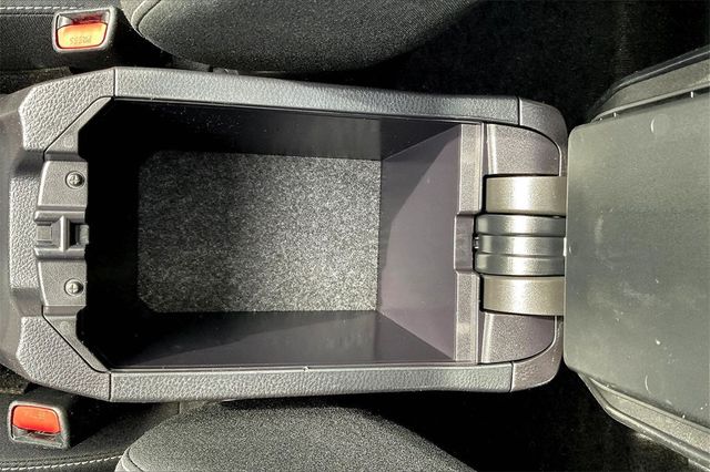 2016 Toyota RAV4 FWD 4dr XLE - 22936051 - 29