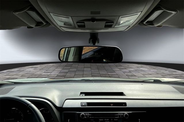 2016 Toyota RAV4 FWD 4dr XLE - 22936051 - 31