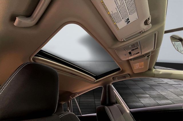 2016 Toyota RAV4 FWD 4dr XLE - 22936051 - 32