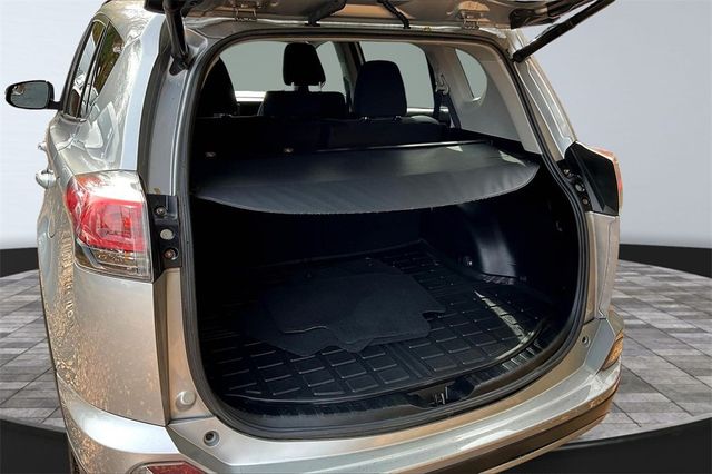 2016 Toyota RAV4 FWD 4dr XLE - 22936051 - 33