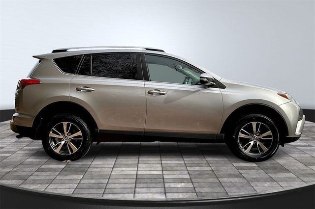 2016 Toyota RAV4 FWD 4dr XLE - 22936051 - 7