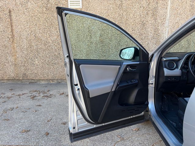 2016 Toyota RAV4 Hybrid 2016 Toyota RAV4 - 22973860 - 21