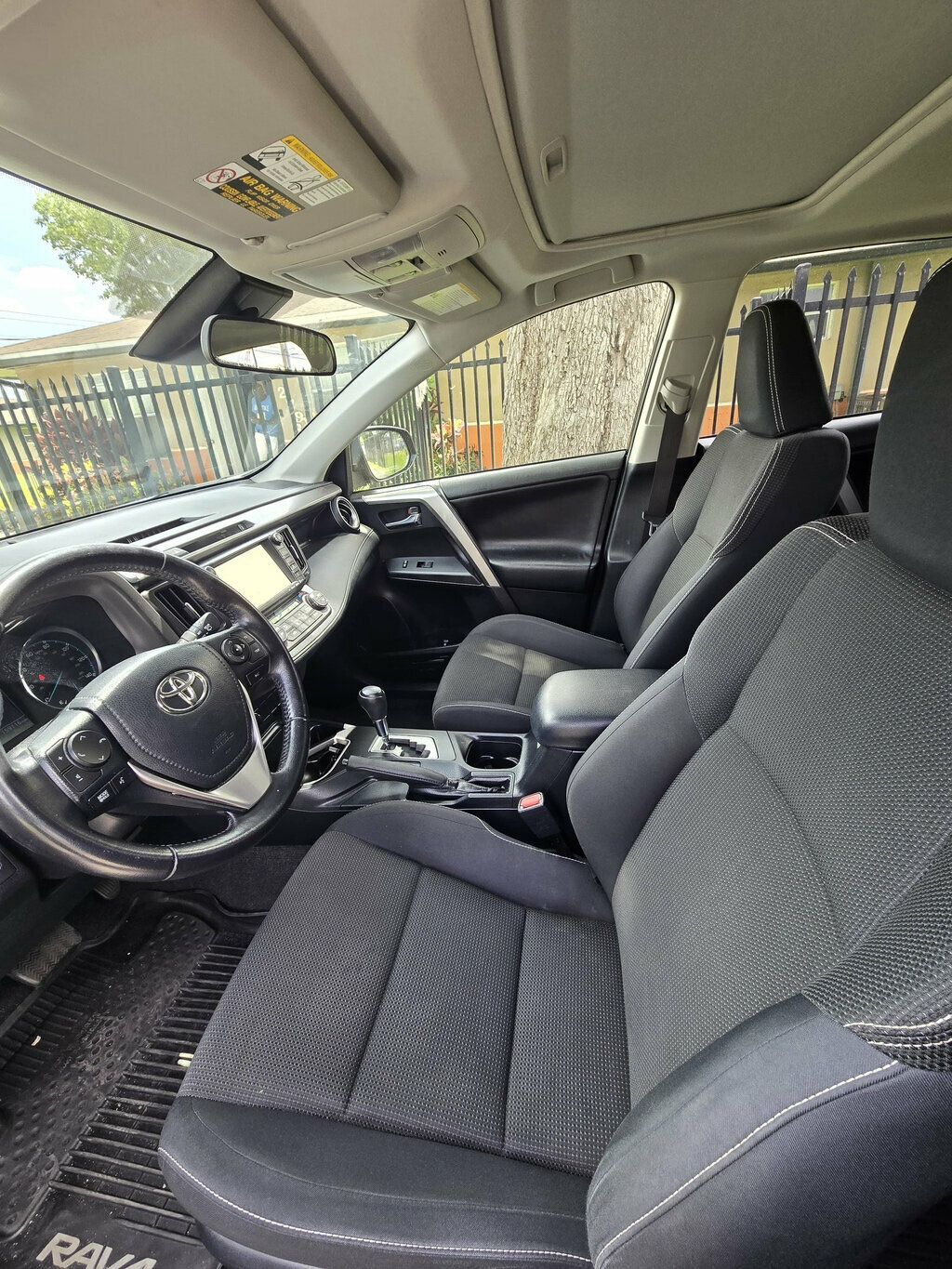 2016 Toyota RAV4 Hybrid AWD 4dr XLE - 23055318 - 14