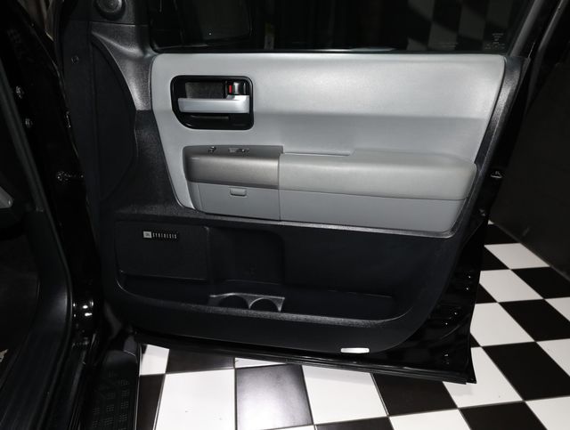 2016 Toyota Sequoia 4WD 5.7L FFV Limited - 23053532 - 31