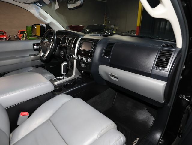 2016 Toyota Sequoia 4WD 5.7L FFV Limited - 23053532 - 34