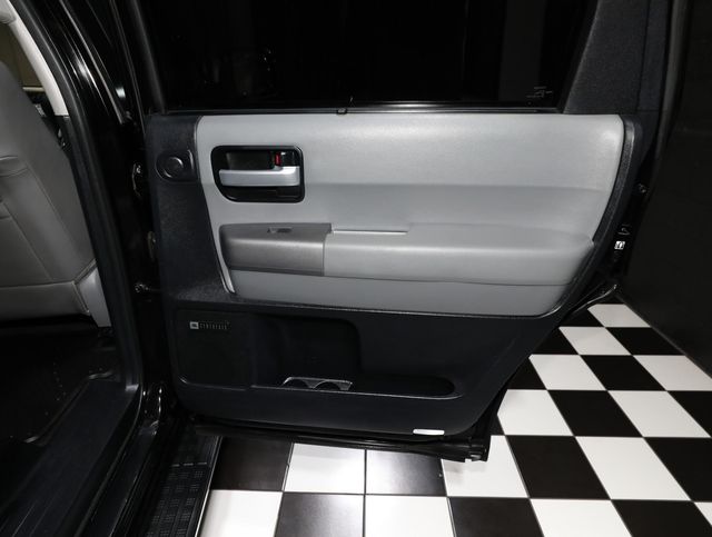 2016 Toyota Sequoia 4WD 5.7L FFV Limited - 23053532 - 37