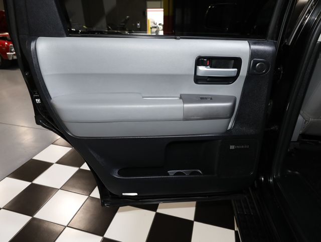 2016 Toyota Sequoia 4WD 5.7L FFV Limited - 23053532 - 47