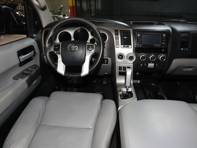 2016 Toyota Sequoia 4WD 5.7L FFV Limited - 23053532 - 51