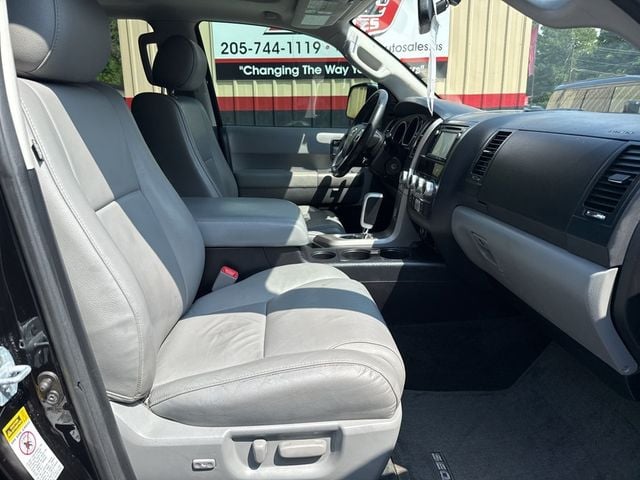 2016 Toyota Sequoia 4WD 5.7L FFV Limited - 22892341 - 13