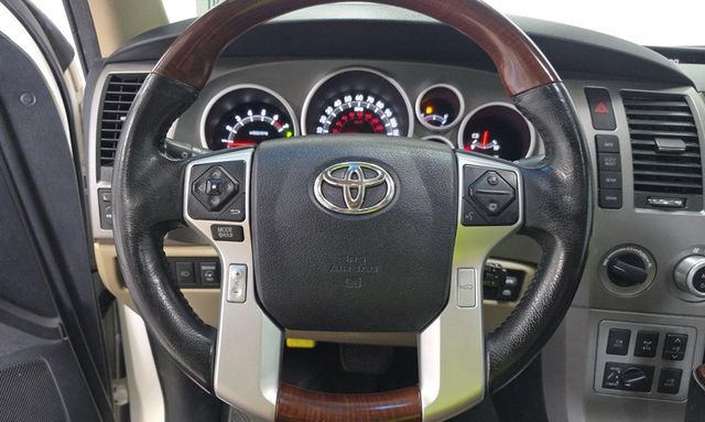 2016 Toyota Sequoia 4WD 5.7L FFV Platinum - 23071716 - 9