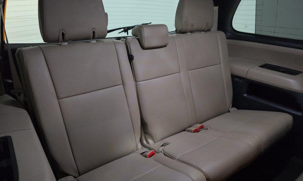 2016 Toyota Sequoia 4WD 5.7L FFV Platinum - 23071716 - 12