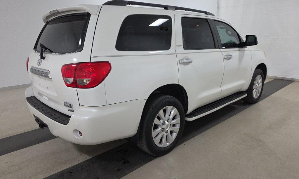 2016 Toyota Sequoia 4WD 5.7L FFV Platinum - 23071716 - 3