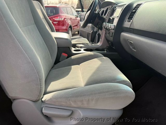 2016 Toyota Sequoia 4WD 5.7L FFV SR5 - 22975570 - 9