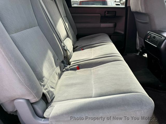 2016 Toyota Sequoia 4WD 5.7L FFV SR5 - 22975570 - 10