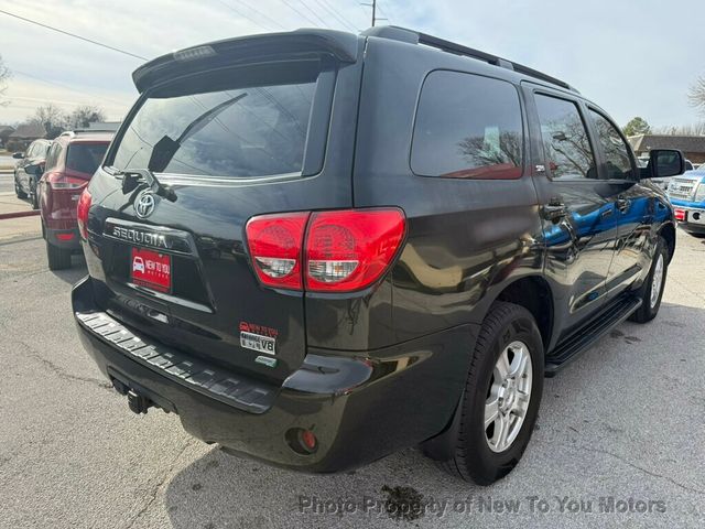 2016 Toyota Sequoia 4WD 5.7L FFV SR5 - 22975570 - 1