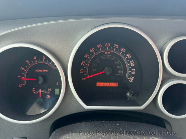 2016 Toyota Sequoia 4WD 5.7L FFV SR5 - 22975570 - 2