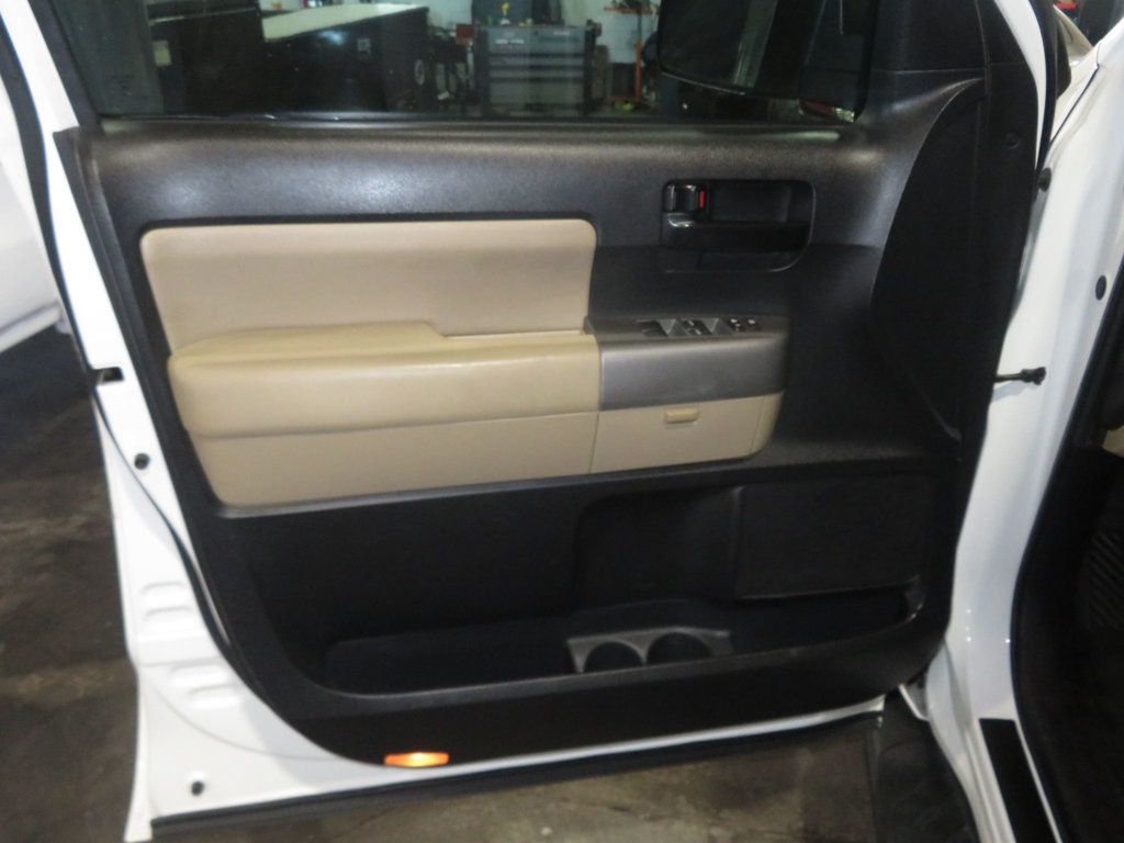 2016 Toyota Sequoia 4X4 5.7 LITER V8 SR5 SEQUOIA EXTRA CLEAN 4X4 THIRD ROW SEAT AZ  - 23035899 - 16