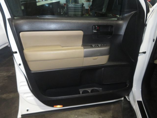 2016 Toyota Sequoia 4X4 5.7 LITER V8 SR5 SEQUOIA EXTRA CLEAN 4X4 THIRD ROW SEAT AZ  - 23035899 - 16